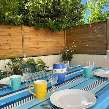 Apartment Vert Galant - Charmant Avec Cours Arboree Privative