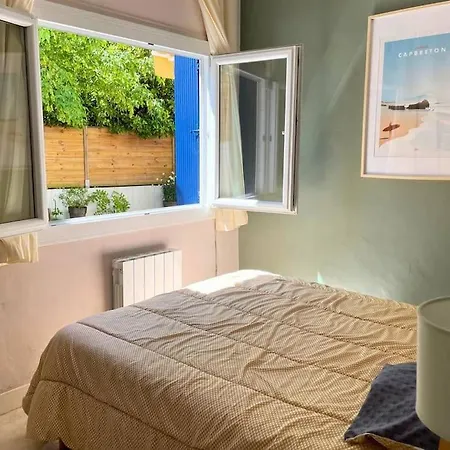 Vert Galant - Charmant Avec Cours Arboree Privative Apartment *
